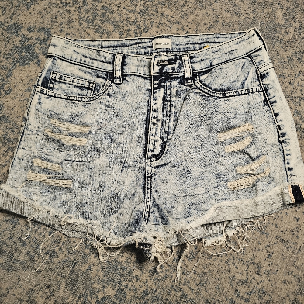 Sneak Peek High Rise Shorts